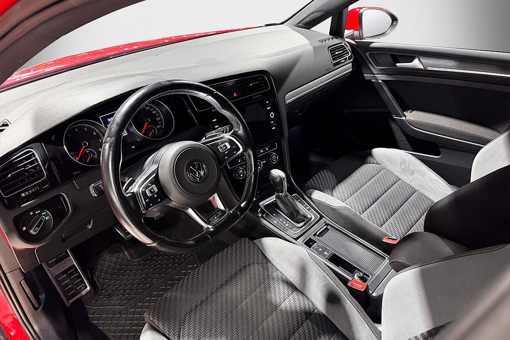 Volkswagen Golf SC 1.5 TSI 150hk R-Line Pluspaket Nyservad 2019