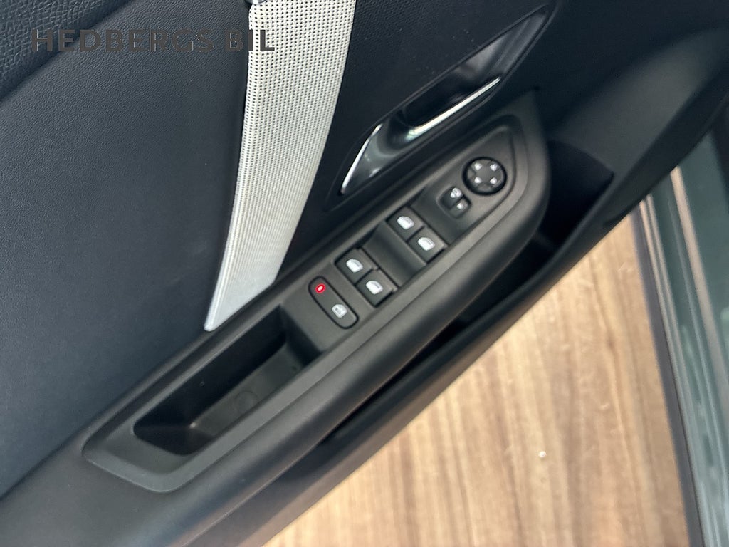 Citroën C4 Hybrid 145 e-DSC MAX thumbnail