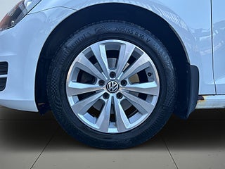 Volkswagen Golf 5-dörrar TSI Base LågSkatt/MoK/SoV-Däck/Adaptiv Fart – bild 14