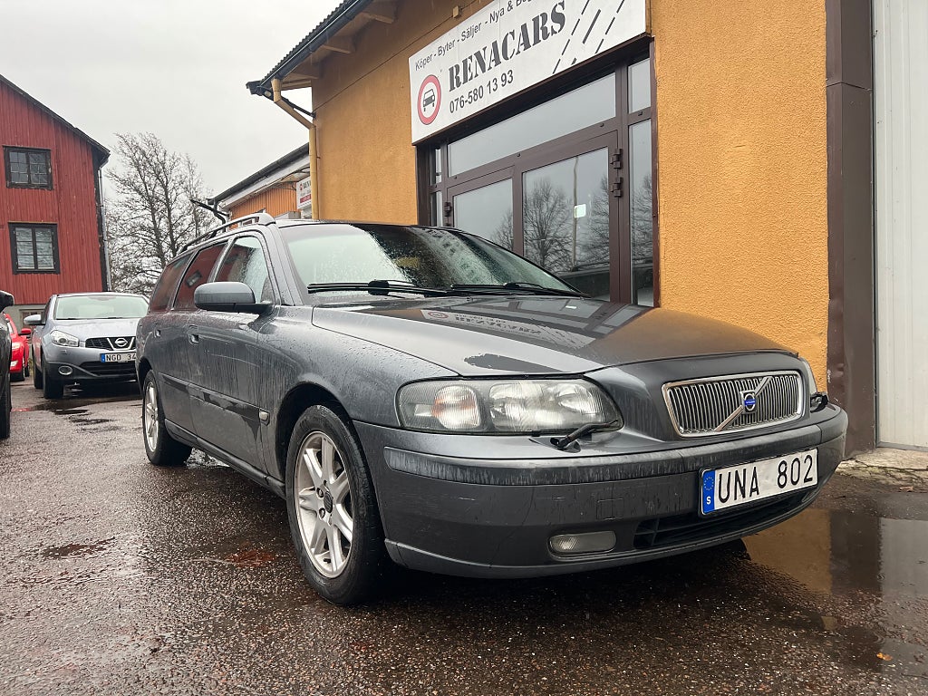 Volvo V70 2.5T Business 210hk,Bes Drag/Avb:-323 kr / mån
