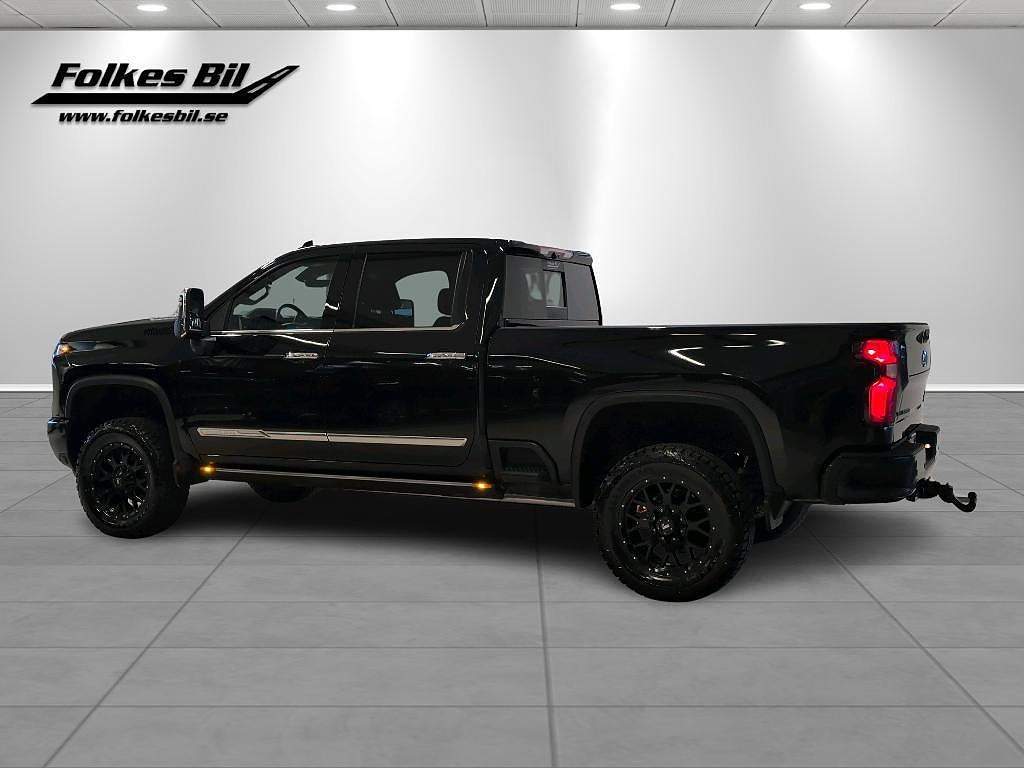 Chevrolet Silverado 2500 HD High Country Black Crew Cab 6.6 V8 Duramax 4WD