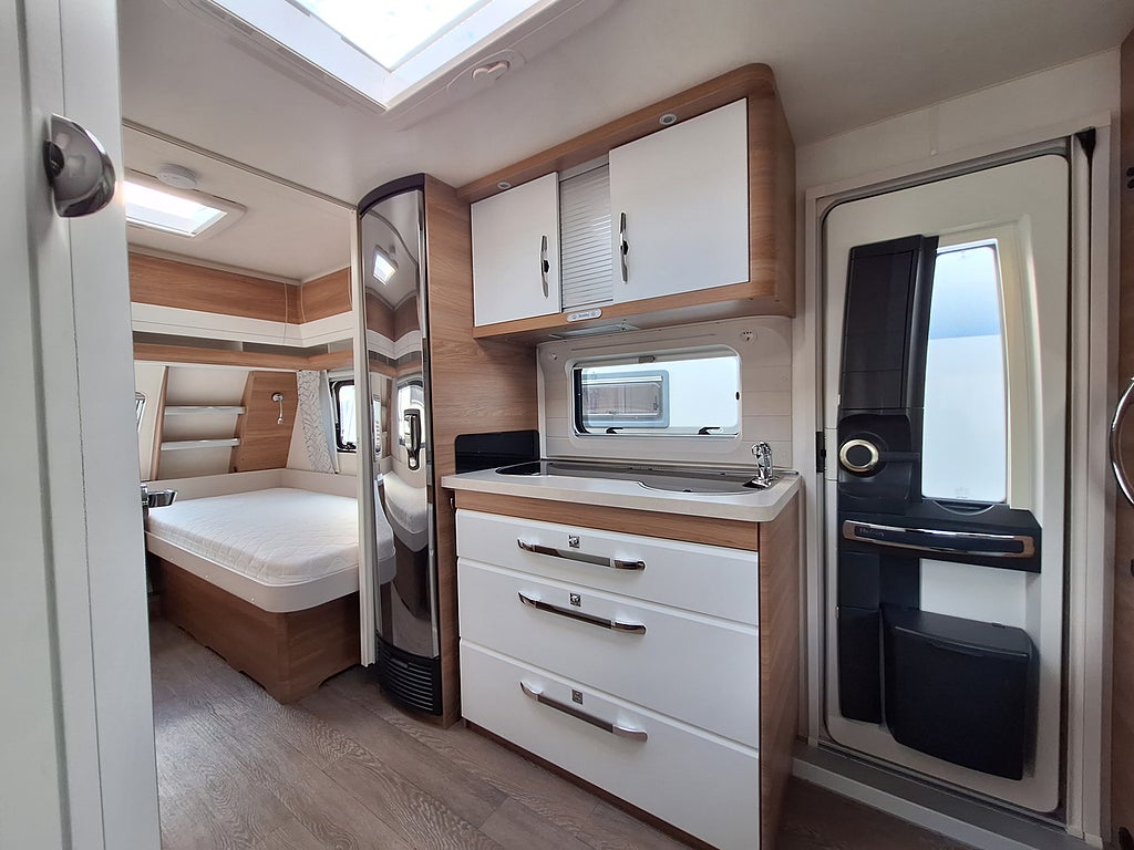 Hobby De Luxe 495 UL Långbädd, Tält