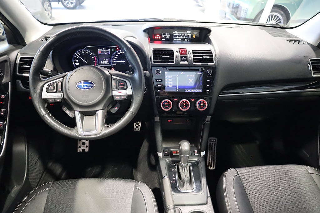 Subaru Forester 2.0 4WD XT 240 HK Drag M-Värme Pano Navi H&K Kamera 2018