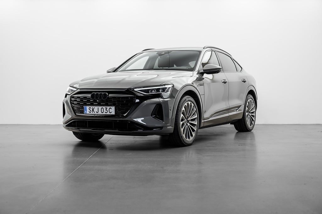 Audi Q8 Sportback 55 e-tron quattro - Välutrustad