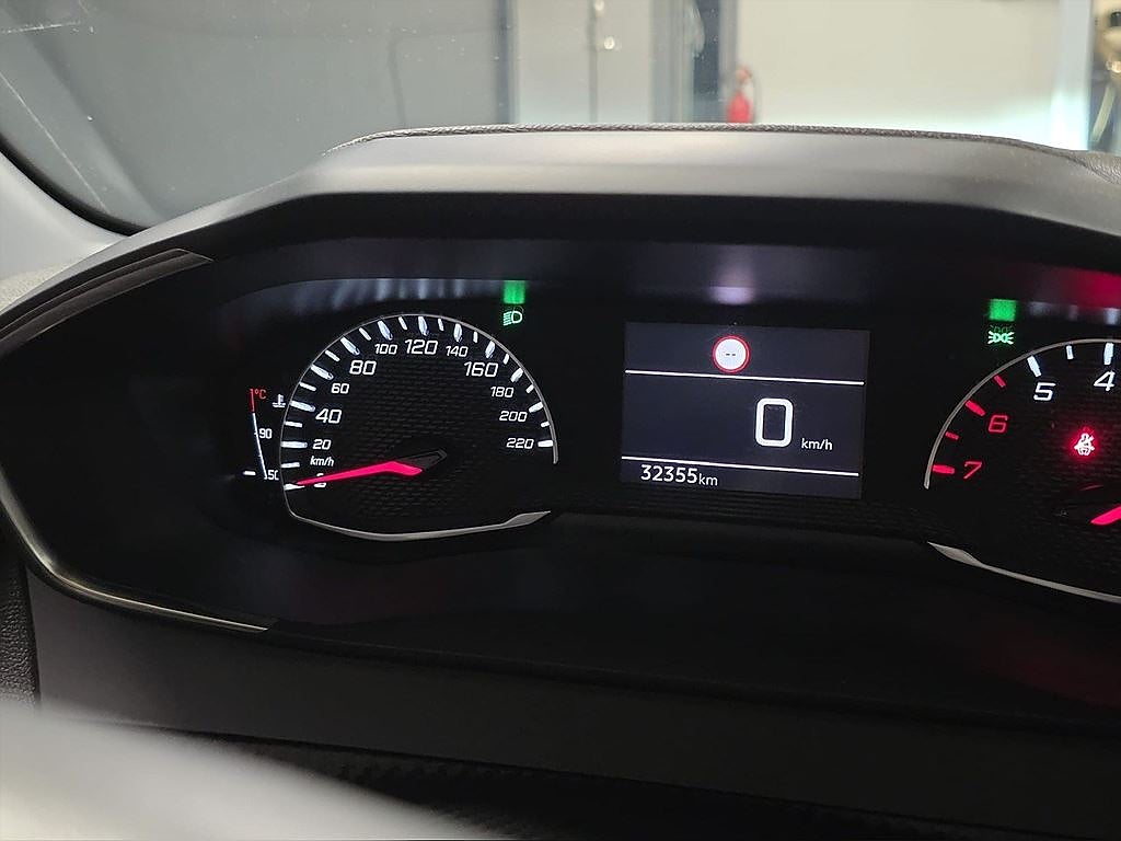 Bild på Peugeot 208 Active 1.2 PT 75hk - BACKSENSORER