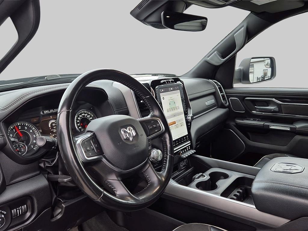 Dodge RAM 1500 Laramie Night Edition V8 HEMI Multilucka Decked.