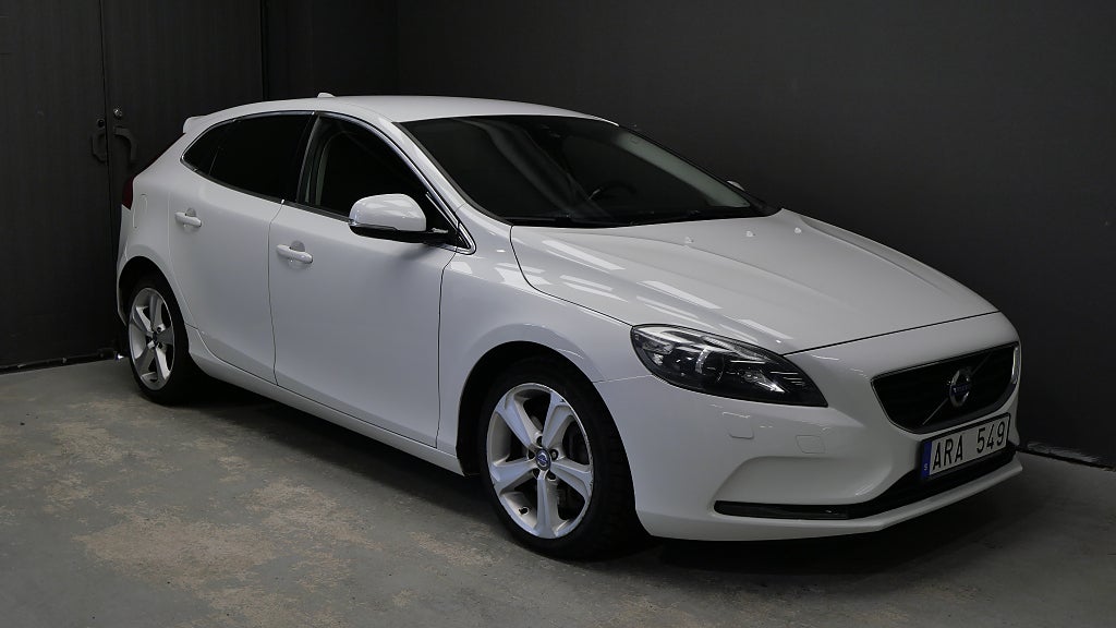 Volvo V40 D3 Keyless Summum Nyservad Backkamera Navi Dragkrok