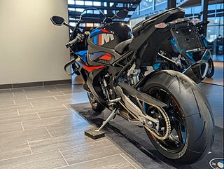 BMW M1000RR
