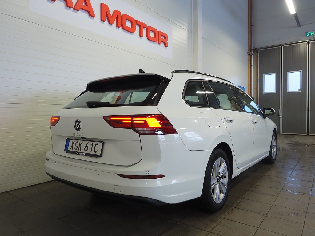 Volkswagen Golf SC 1.5 TSI 150hk Kamera P-Värmare Lane Assist Moms 2021