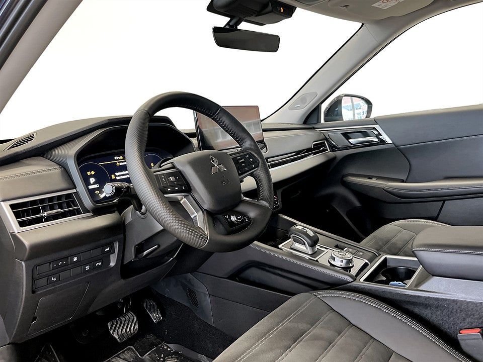 Bild på Mitsubishi Outlander Intense Edition PHEV 4WD - OMGÅENDE LEVERANS!