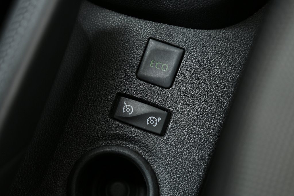 Renault Captur 1,2 TCe EDC Aut Navi Backkamera 2018