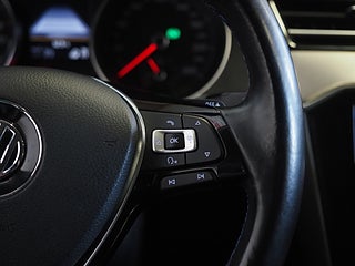 Kombi Volkswagen Passat 18 av 24