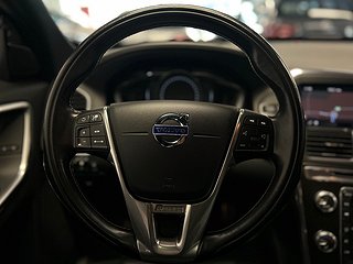 Volvo XC60 D4 AWD Geartronic R-Design Nyservad/Kamera/Drag