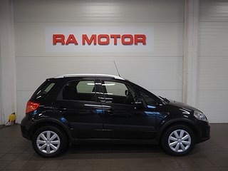 Halvkombi Suzuki SX4 4 av 19