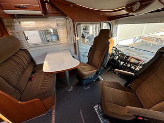 Husbil-integrerad Frankia 680 Exclusive 2 av 24