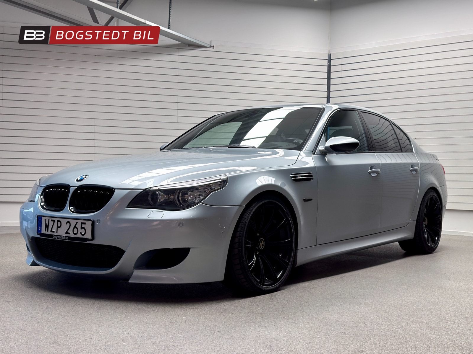 BMW M5 Sedan E60 5.0 V10 507hk | Svensksåld | Fullservad 2006 - miniatyr 3
