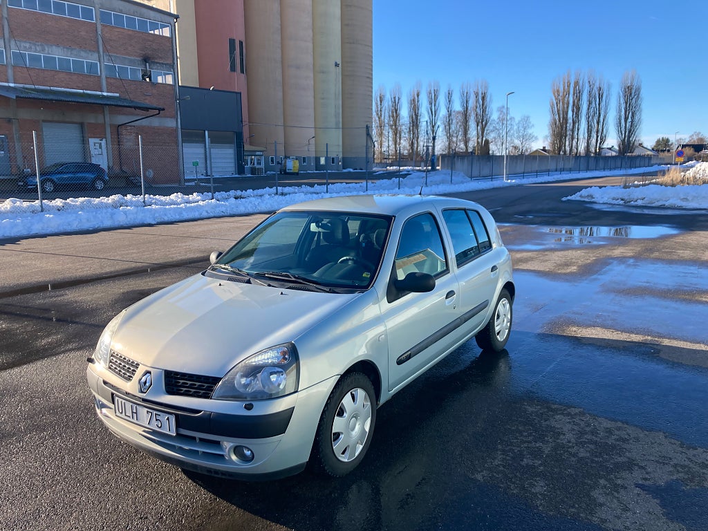 Renault Clio 5-dörrars Halvkombi 1.2 Expression