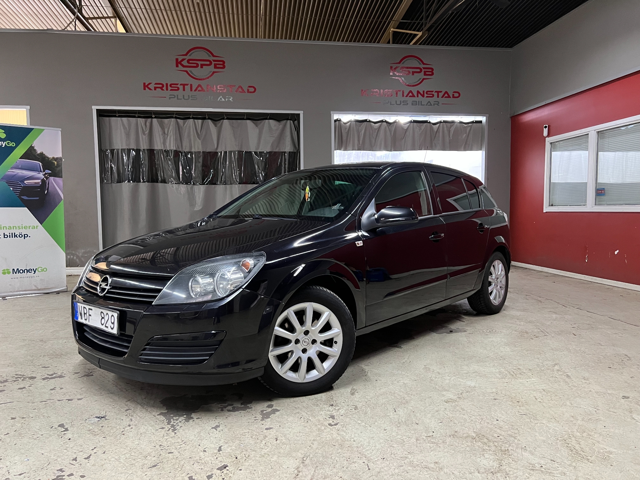 Opel Astra 1.6 Twinport ECOTEC 2004, bild 2/35