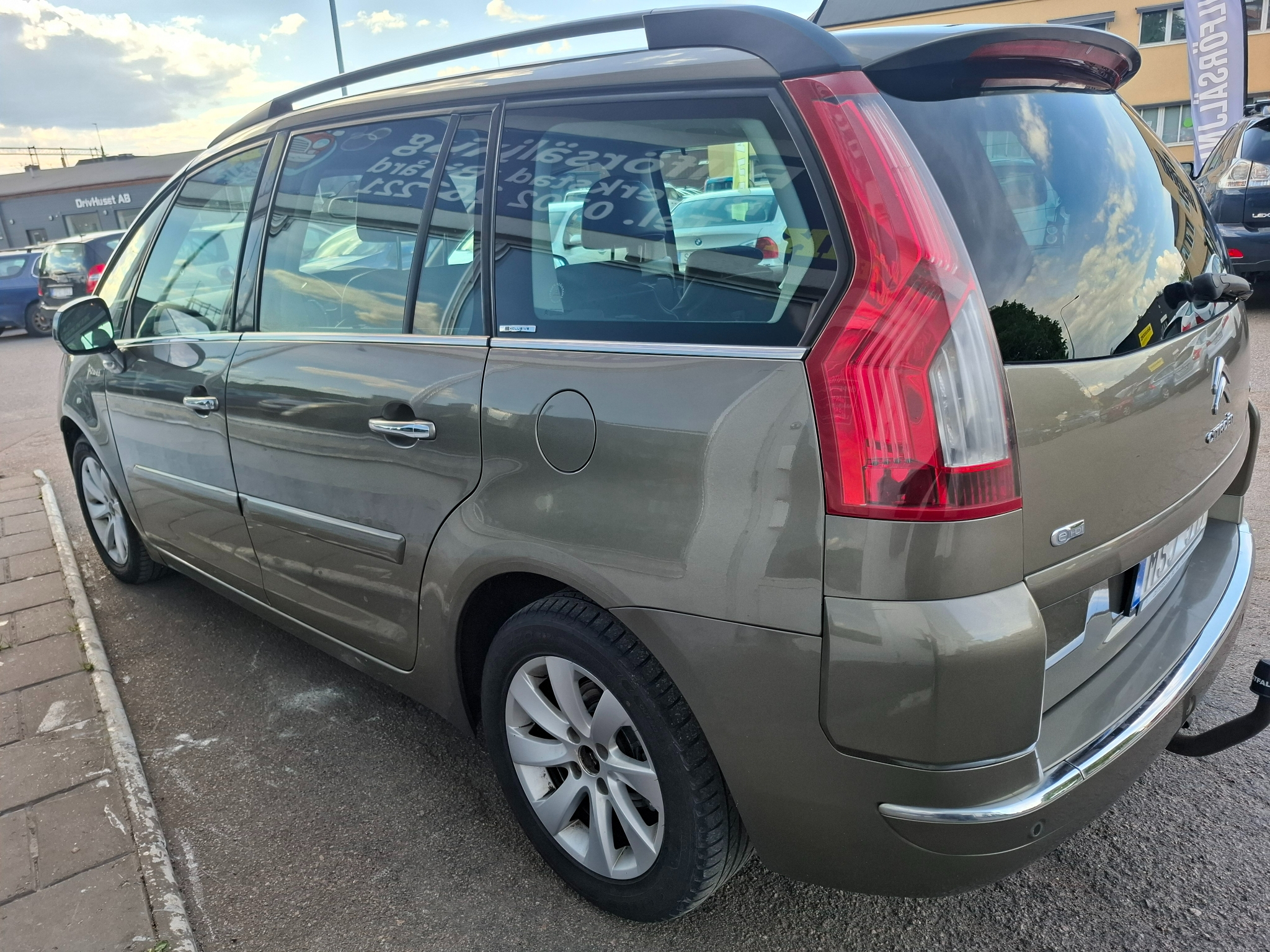 Citroen Grand C4 Picasso 2012, kuva 2/43