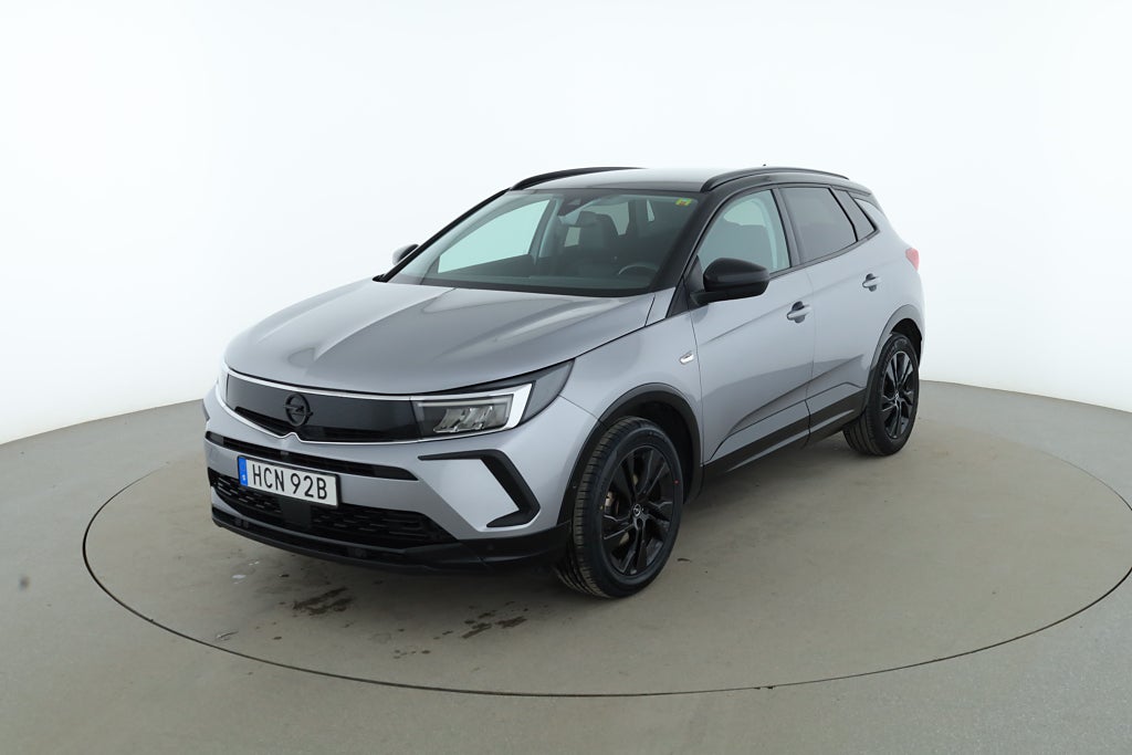 Opel Grandland X 1.2 Turbo / CarPlay, Backkamera, Rattvärme