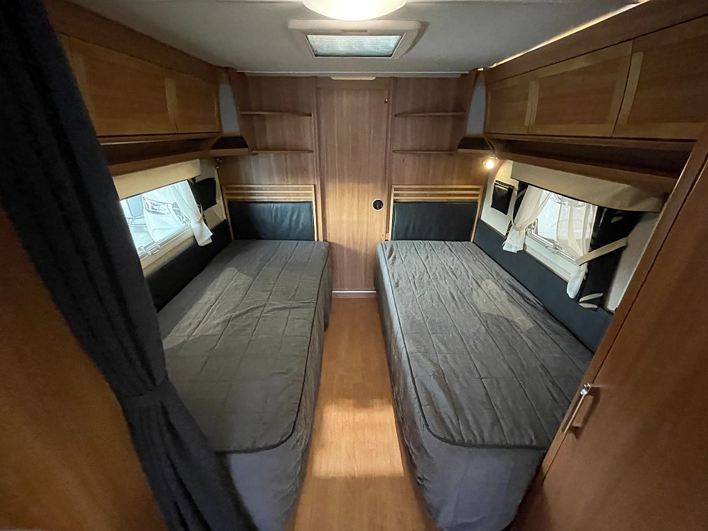 Kabe Royal 780 ETDL KS E2 / ALDE / Elektriska stödben / Förtält / Lån - Kabe