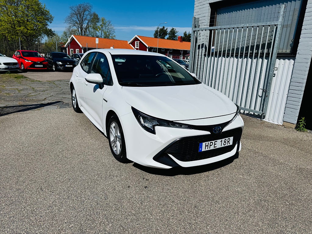 Toyota Corolla Hybrid 122HK ACTIVE / VÄRMARE / 4900Mil