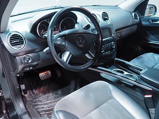 SUV Mercedes-Benz ML 11 av 24