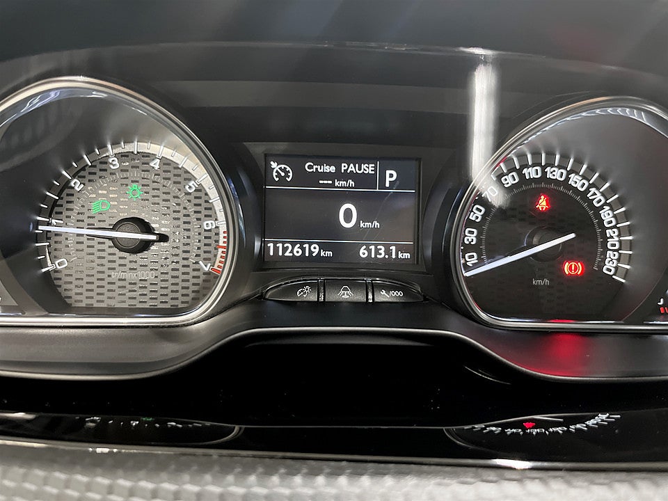 Bild på Peugeot 2008 GT-Line 1.2 PT 130hk Aut PANO BACKSENSORER