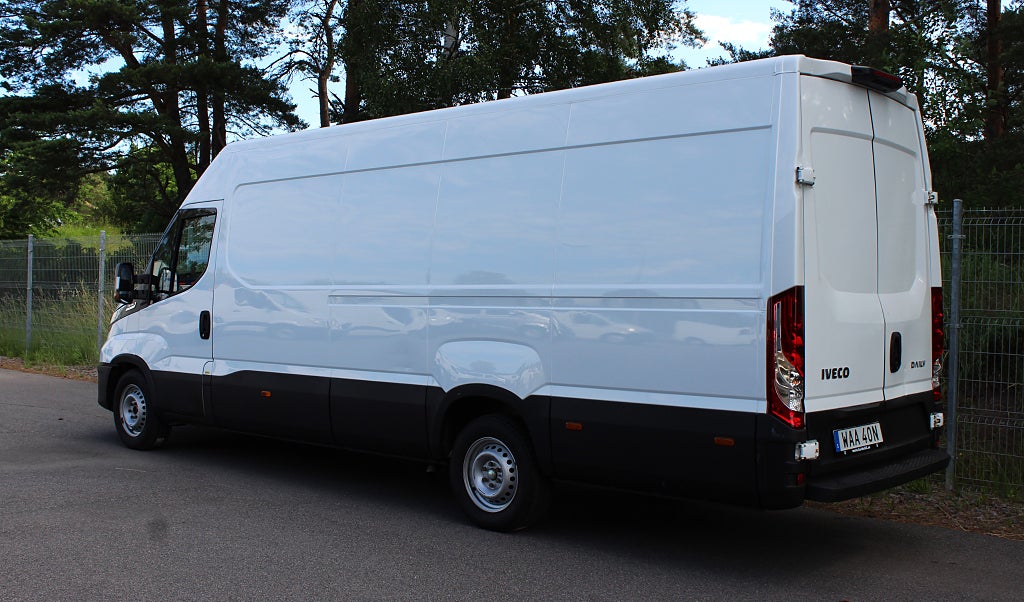 Iveco Daily 35-140 Skåpbil 2.3 JTD L4H2 MOMS 3-SitsHi-Matic Euro 6