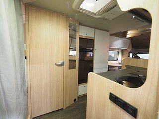 Husbil-alkov Capron Sunlight A 72 6 av 19