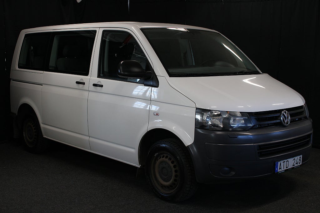 Volkswagen Caravelle 2.0 TDI| 9-Sits | 1-Brukare| Nyservad| P-sensor | 140hk