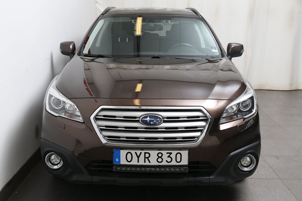 Subaru Outback 2,5i 175hk Base AWD Aut Extraljusramp 1ägare Drag 2017