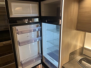 Husbil-halvintegrerad Kabe TMR X 780 LGB 18 av 26