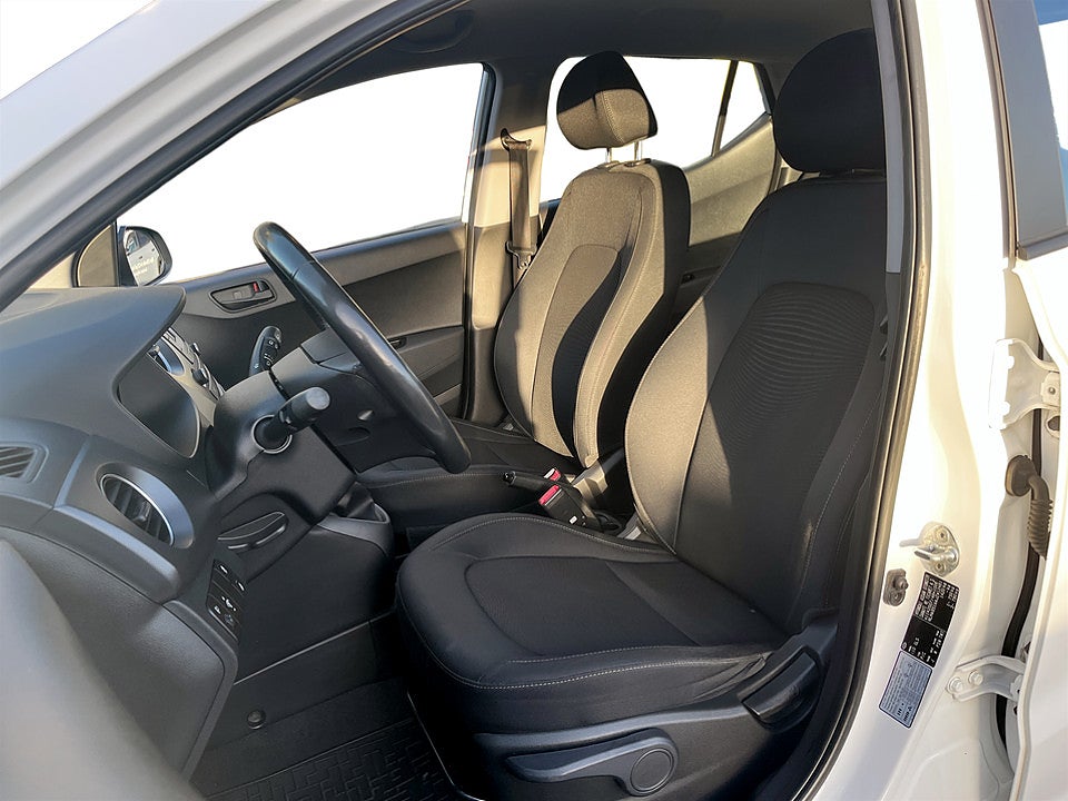 Bild på Hyundai i10 Comfort 1.0 blue 67hk - RATTVÄRME