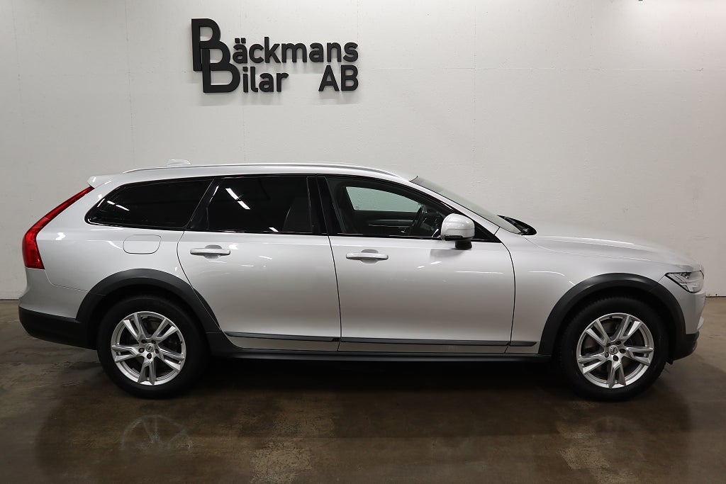 Volvo V90 Cross Country D4 AWD 190 hk Auto Mom Plus Drag Värmare  