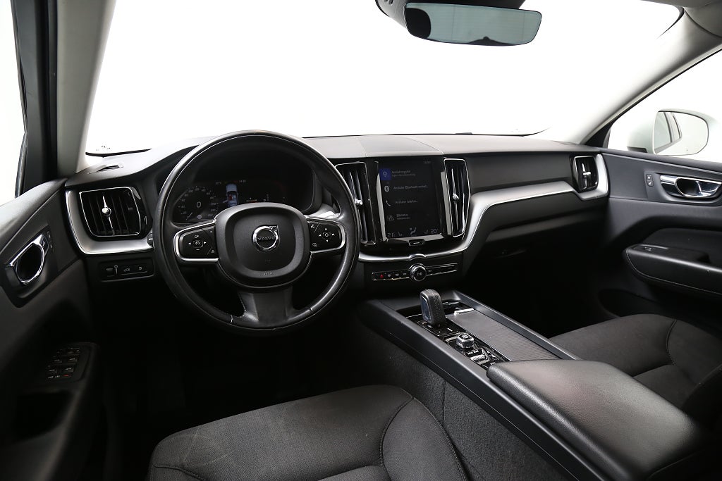 Volvo XC60 T8 Twin Engine AWD Momentum Edt Aut Pano Drag Leasbar 2020