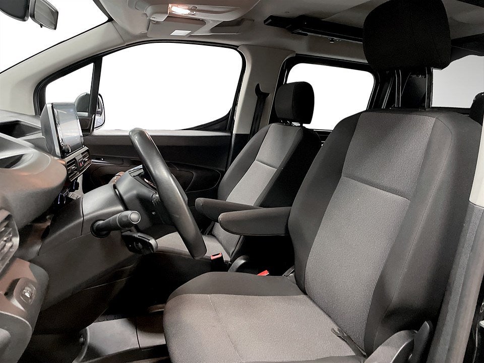 Bild på Peugeot Partner PRO Crew Cab BHDi 102hk - 5-SITS,DRAG,VÄRMARE