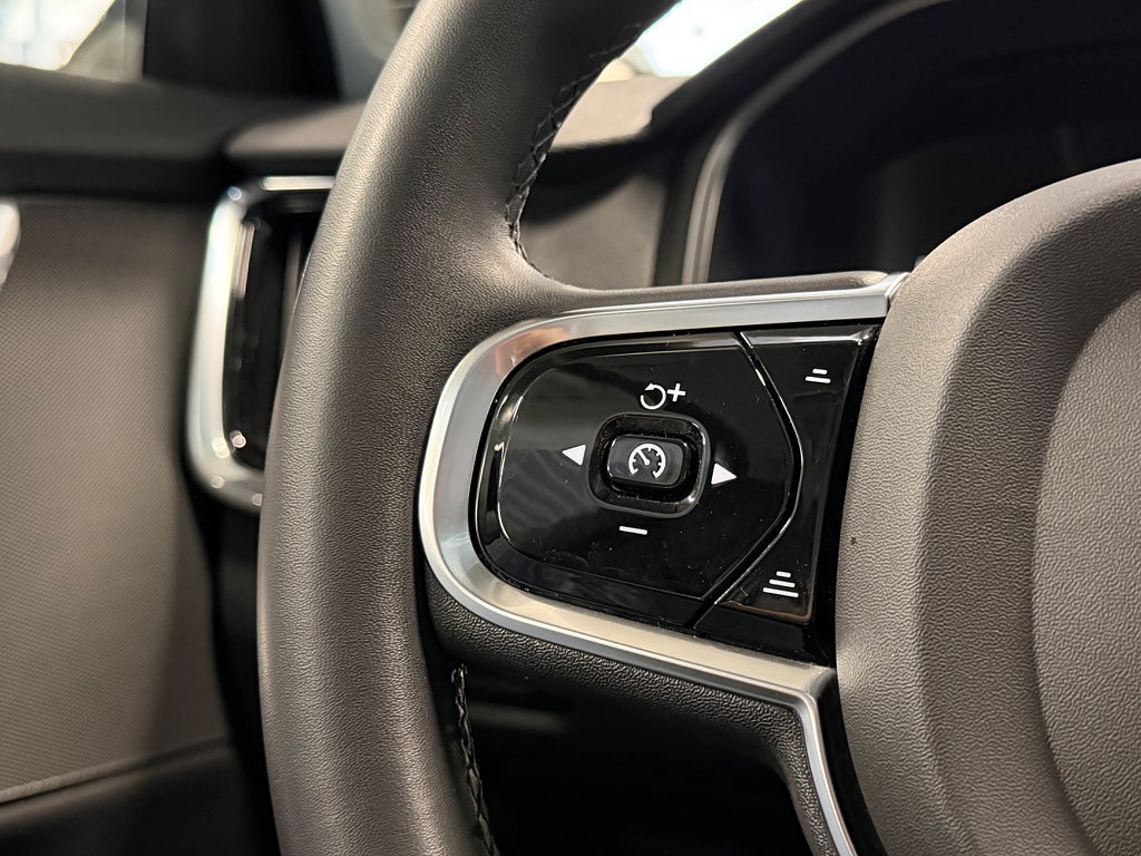 Volvo V90 Recharge T6 AWD Core Edition Adaptiv Fart Drag Värmare bild 19