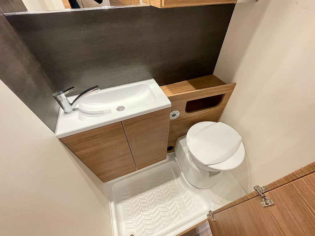 Weinsberg 390 PUH /Taksäng/Förtält/B-körkort/1310kg/Solcell - Weinsberg