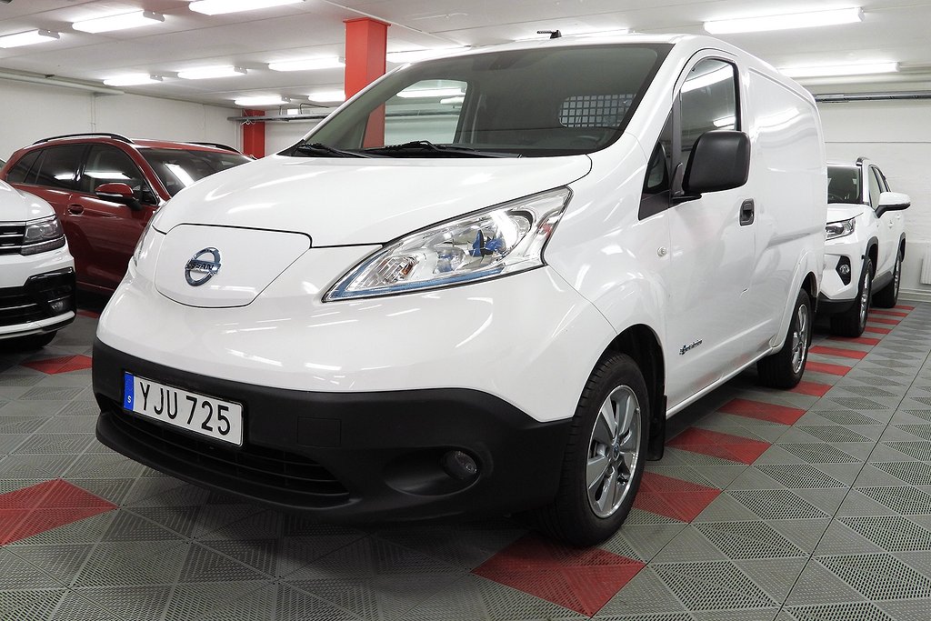 Nissan e-NV200 Van 24 kWh S&V hjul Backkamera Värmare 