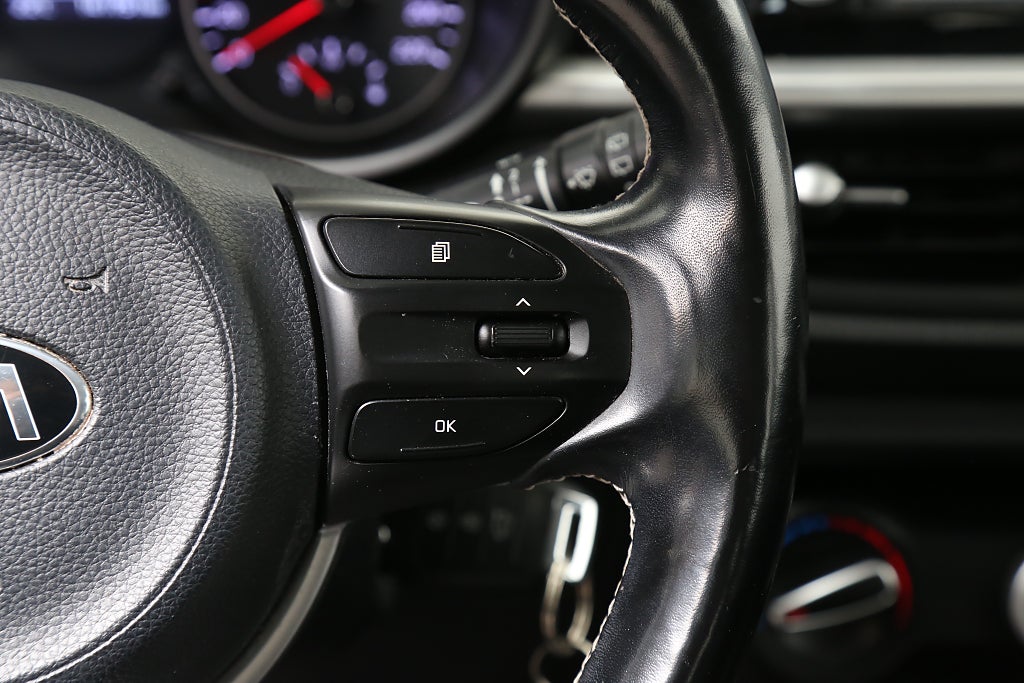 Kia Picanto 1,25 MPI 84hk Advance Automat CarPlay Kamera P-sensor 2019