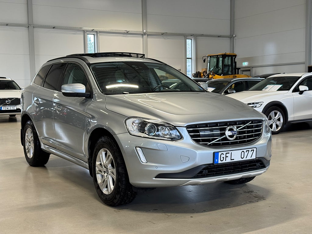 Volvo XC60 D4 AWD DRAG PANO VÄRMARE NAVI V-HJUL DUBB RATTVÄRME 