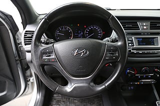 Halvkombi Hyundai i20 16 av 22