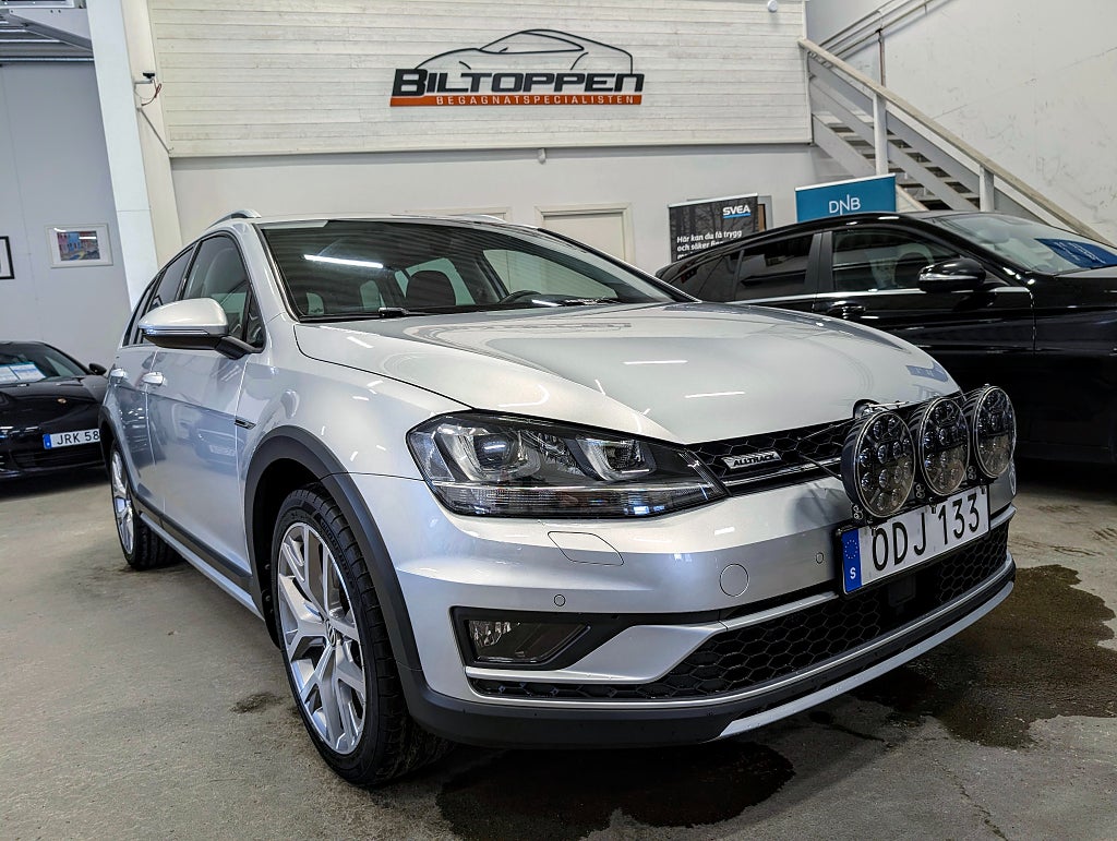 Volkswagen Golf Alltrack 2.0 TDI 184 hk 4Motion D-värm / B-kamera / Extraljus