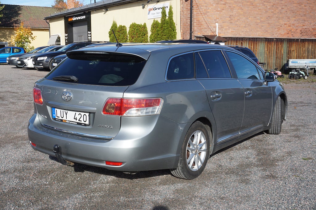 Toyota Avensis 2011 - miniatyr 3