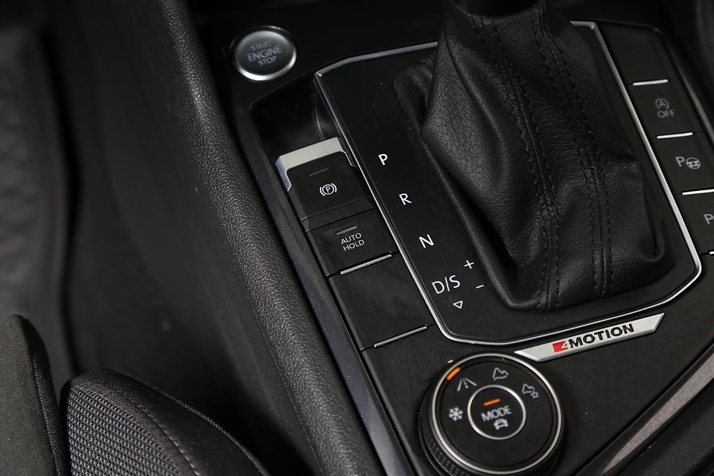 Volkswagen Tiguan Allspace 2,0 TDI 200hk 4M R-Line 7-sätes Värmare Drag 2021