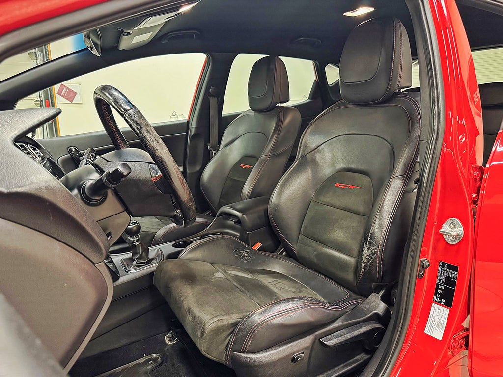 Kia Ceed GT 1,6 GDI Manuell 204hk