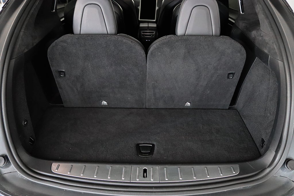 Tesla Model X 100D Luftfjädring Pano Dragkrok 6-Sits ( MOMSBIL )