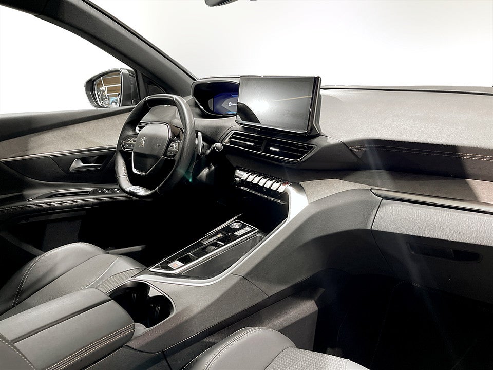 Bild på Peugeot 5008 GT 1.2 PT 130hk Aut 7-SITS B-KAMERA CARPLAY