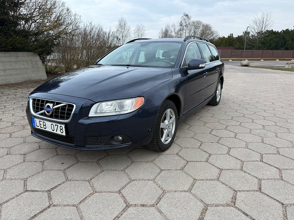 Volvo V70 2.5FT Momentum,231HK Fullservad,Drag